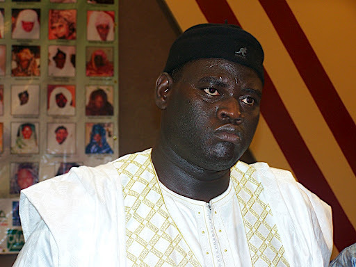 Serigne Basse Khadim Awa Bâ magnifie Serigne Bara et pose une échelle pour Macky Serigne Basse Khadim Awa Bâ magnifie Serigne Bara et pose une échelle pour Macky