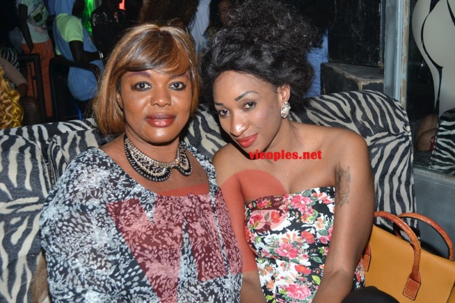 Pape Diouf et sa génération consciente chauffent le Madison et vous donnent rendez- vous ce Vendredi dans 100% show rakadiou avec les vip. Regardez. Pape Diouf et sa génération consciente chauffent le Madison et vous donnent rendez- vous ce Vendredi dans 100% show rakadiou avec les vip. Regardez.