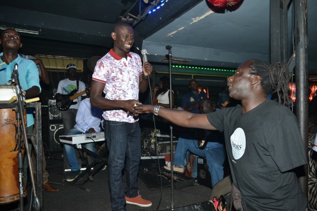 Pape Diouf et sa génération consciente chauffent le Madison et vous donnent rendez- vous ce Vendredi dans 100% show rakadiou avec les vip. Regardez.