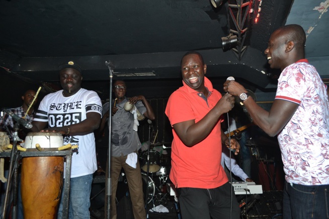 Pape Diouf et sa génération consciente chauffent le Madison et vous donnent rendez- vous ce Vendredi dans 100% show rakadiou avec les vip. Regardez.