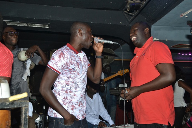 Pape Diouf et sa génération consciente chauffent le Madison et vous donnent rendez- vous ce Vendredi dans 100% show rakadiou avec les vip. Regardez. Pape Diouf et sa génération consciente chauffent le Madison et vous donnent rendez- vous ce Vendredi dans 100% show rakadiou avec les vip. Regardez.