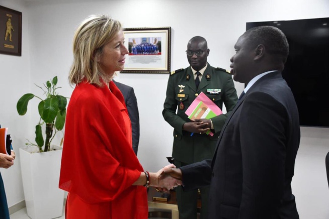 Coopération bilatérale: Le Ministre des Forces armées Me El Hadj Omar YOUM reçoit son homologue néerlandais Coopération bilatérale: Le Ministre des Forces armées Me El Hadj Omar YOUM reçoit son homologue néerlandais