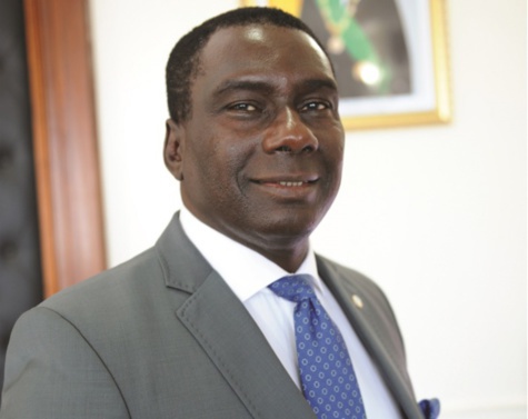 Macky Sall encense Cheikh Kanté : "Il a fait ce que personne n'a fait pour moi" Macky Sall encense Cheikh Kanté : "Il a fait ce que personne n'a fait pour moi"