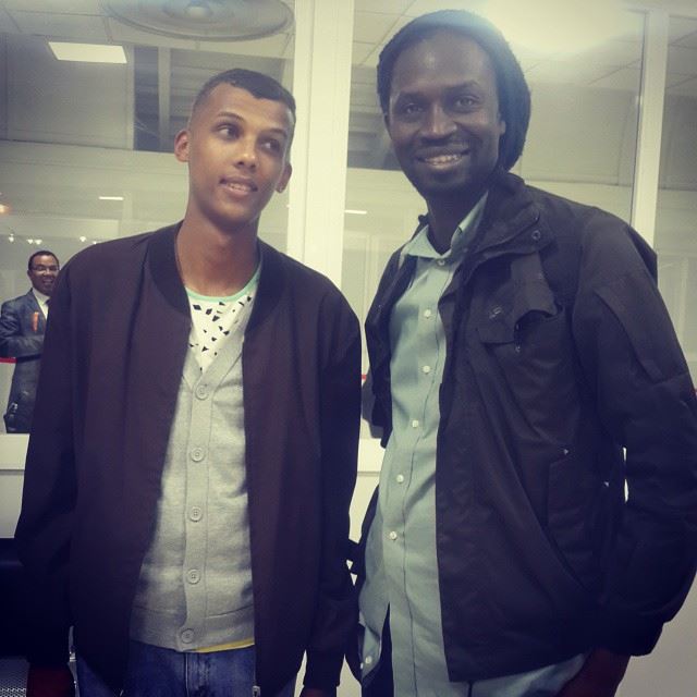 (2photos) Aéroport Lss- Stromae est arrivé à Dakar
