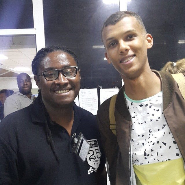 (2photos) Aéroport Lss- Stromae est arrivé à Dakar