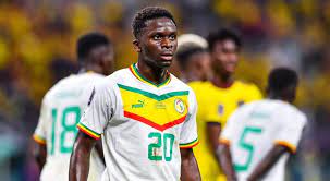 Equipe Nationale : Niakhaté Ndiaye et Bamba Dieng envoyés en tribunes contre la Gambie Equipe Nationale : Niakhaté Ndiaye et Bamba Dieng envoyés en tribunes contre la Gambie