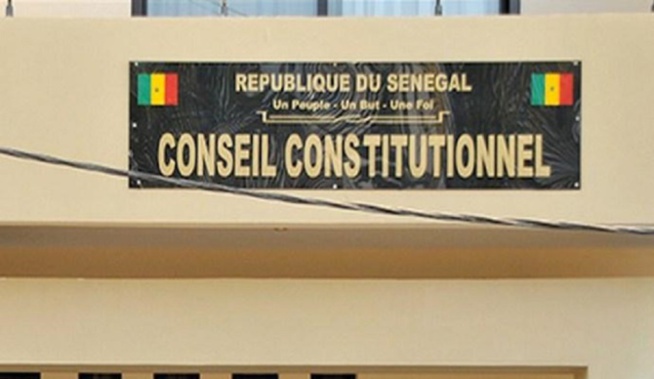 Promesse tenue : Thierno Alassane Sall a déposé son recours contre la candidature de Karim au Conseil constitutionnel Promesse tenue : Thierno Alassane Sall a déposé son recours contre la candidature de Karim au Conseil constitutionnel