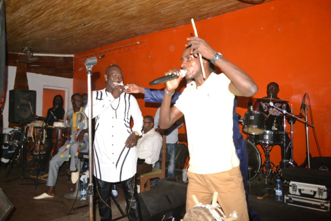 Revivez les images de la soirée du leader de la génération consciente au just 4 u. Regardez Revivez les images de la soirée du leader de la génération consciente au just 4 u. Regardez