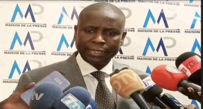 Khalifa Abdoul Aziz Mbaye, Président du Mouvement FUTURSEN: « Et si, Karim Meissa Wade devint subitement apatride » Khalifa Abdoul Aziz Mbaye, Président du Mouvement FUTURSEN: « Et si, Karim Meissa Wade devint subitement apatride »