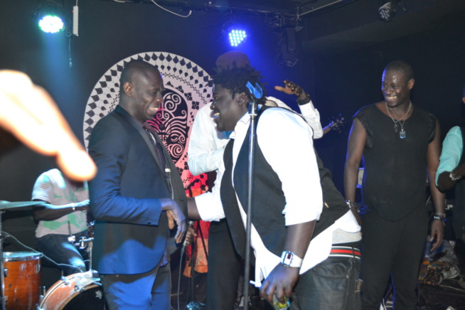 21 Images: Pape Diouf draine du monde et impose sa force de monopoliser le spectacle au Baramundi. Regardez