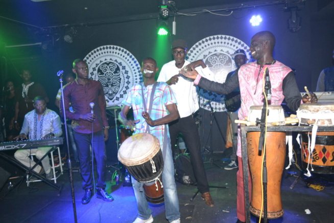 21 Images: Pape Diouf draine du monde et impose sa force de monopoliser le spectacle au Baramundi. Regardez