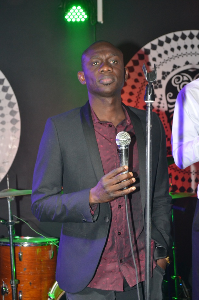 21 Images: Pape Diouf draine du monde et impose sa force de monopoliser le spectacle au Baramundi. Regardez