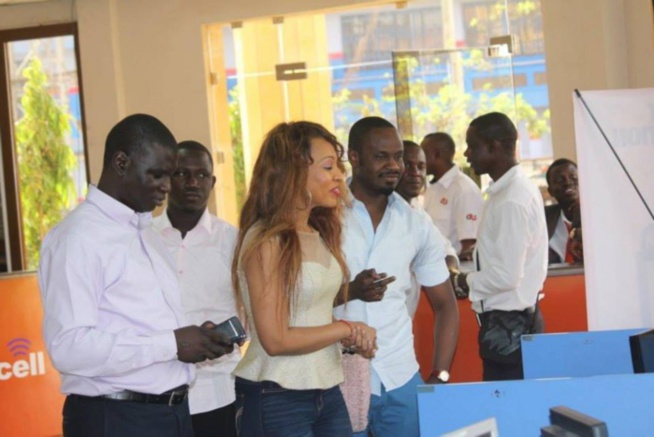 Pour son anniversaire: Viviane en compagnie de son staff  à Banjul pour les derniers réglages de son anniversaire.