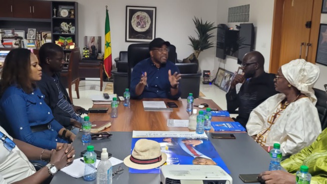 Photos : PASTEF chez Bougane pour achever Macky Sall... Photos : PASTEF chez Bougane pour achever Macky Sall...