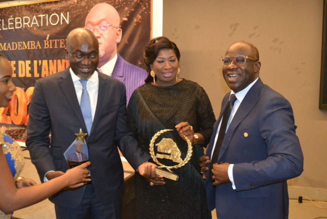 En images 15 ans du quotidien Rewmi,le DG Pape Mademba Bitéye de la SENELEC élu Homme de l’Année 2023. En images 15 ans du quotidien Rewmi,le DG Pape Mademba Bitéye de la SENELEC élu Homme de l’Année 2023.