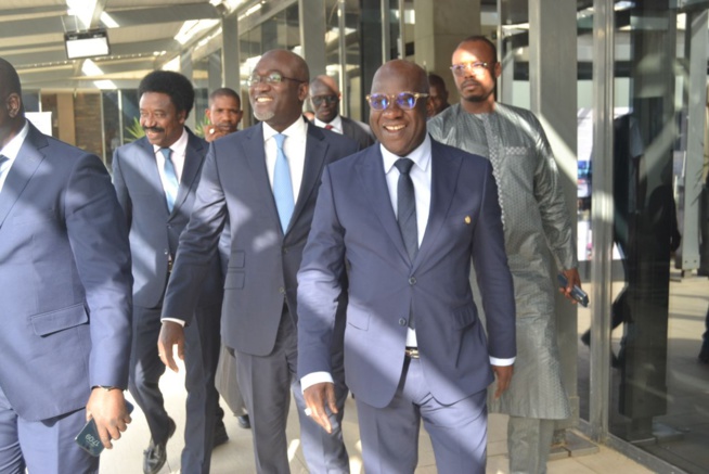 En images 15 ans du quotidien Rewmi,le DG Pape Mademba Bitéye de la SENELEC élu Homme de l’Année 2023. En images 15 ans du quotidien Rewmi,le DG Pape Mademba Bitéye de la SENELEC élu Homme de l’Année 2023.