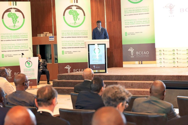 CONFERENCE INTERNATIONALE SUR LE ROLE DES BANQUES CENTRALES FACE AUX DEFIS DU CHANGEMENT CLIMATIQUE CONFERENCE INTERNATIONALE SUR LE ROLE DES BANQUES CENTRALES FACE AUX DEFIS DU CHANGEMENT CLIMATIQUE