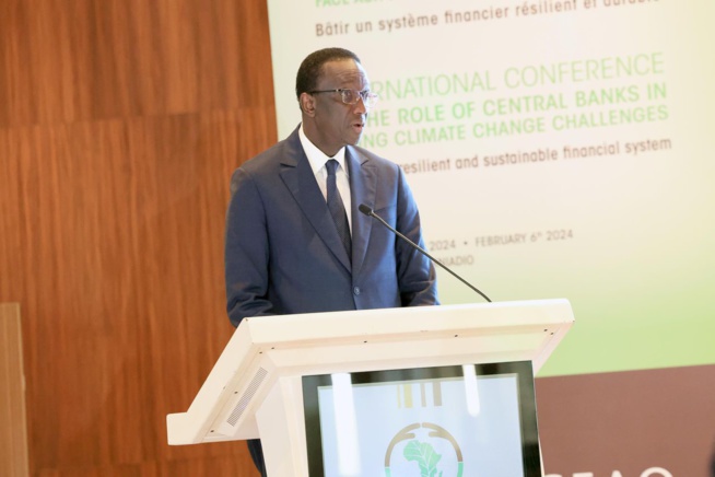 CONFERENCE INTERNATIONALE SUR LE ROLE DES BANQUES CENTRALES FACE AUX DEFIS DU CHANGEMENT CLIMATIQUE CONFERENCE INTERNATIONALE SUR LE ROLE DES BANQUES CENTRALES FACE AUX DEFIS DU CHANGEMENT CLIMATIQUE