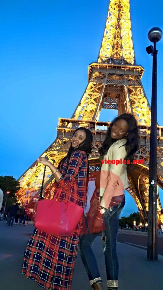 L'épouse de Waly Seck, Sokhna Aidara en vacance à Paris.