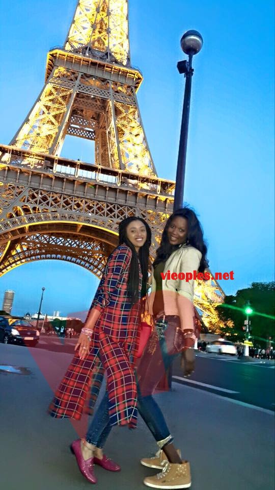 L'épouse de Waly Seck, Sokhna Aidara en vacance à Paris.