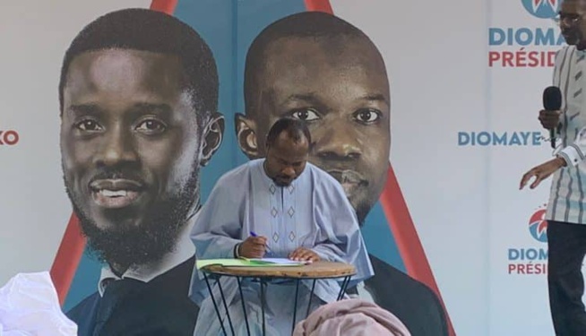 PRÉSIDENTIELLE DU 25 FÉVRIER 2024 : LA COALITION « DIOMAYE PRÉSIDENT » OPTE POUR UN VOTE ÉLECTRONIQUE PRÉSIDENTIELLE DU 25 FÉVRIER 2024 : LA COALITION « DIOMAYE PRÉSIDENT » OPTE POUR UN VOTE ÉLECTRONIQUE