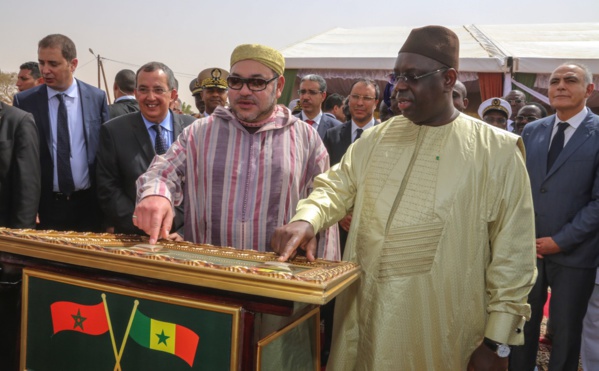 Visite du Roi Mohammed VI: inauguration du raccordement électrique deux villages dans le département de Louga. Visite du Roi Mohammed VI: inauguration du raccordement électrique deux villages dans le département de Louga.