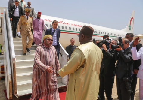 Visite du Roi Mohammed VI: inauguration du raccordement électrique deux villages dans le département de Louga. Visite du Roi Mohammed VI: inauguration du raccordement électrique deux villages dans le département de Louga.