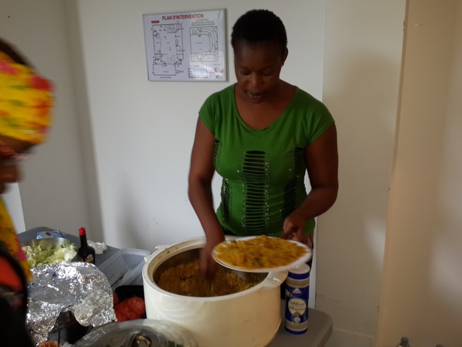 Grand Bégué de l'Est: Les premiéres images de l'arrivé de Pape Diouf et la génération consciente au Capitole de Metz. Grand Bégué de l'Est: Les premiéres images de l'arrivé de Pape Diouf et la génération consciente au Capitole de Metz.