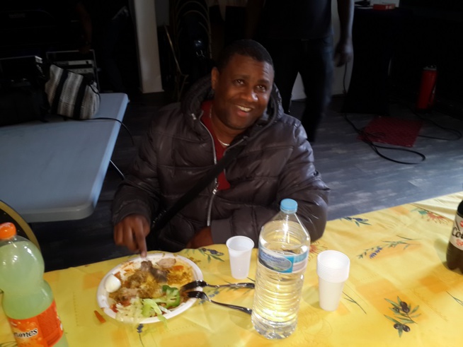 Grand Bégué de l'Est: Les premiéres images de l'arrivé de Pape Diouf et la génération consciente au Capitole de Metz. Grand Bégué de l'Est: Les premiéres images de l'arrivé de Pape Diouf et la génération consciente au Capitole de Metz.