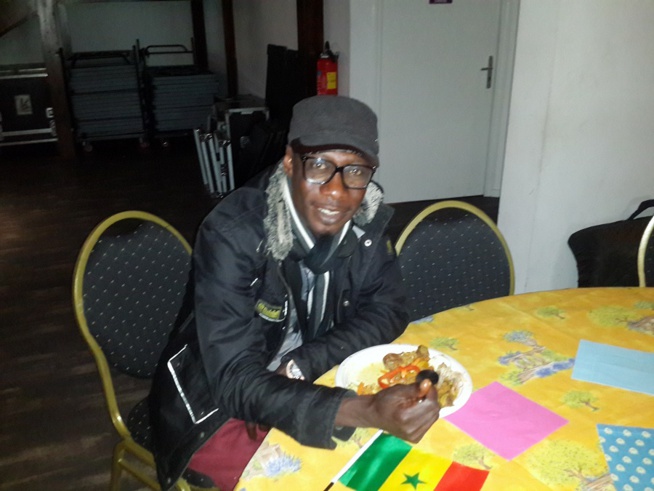 Grand Bégué de l'Est: Les premiéres images de l'arrivé de Pape Diouf et la génération consciente au Capitole de Metz. Grand Bégué de l'Est: Les premiéres images de l'arrivé de Pape Diouf et la génération consciente au Capitole de Metz.