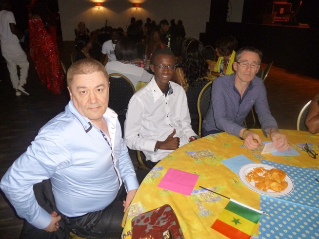 En direct de Metz: les premières images du grand bégué de l'Est avec Pape Diouf et la génération consciente au Capitole de Metz. Regardez.