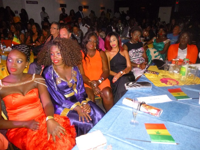 21 Images A guichet fermé: Pape Diouf démontre encore qu'il est le maître de la musique Sénégalaise actuellement en Europe 21 Images A guichet fermé: Pape Diouf démontre encore qu'il est le maître de la musique Sénégalaise actuellement en Europe