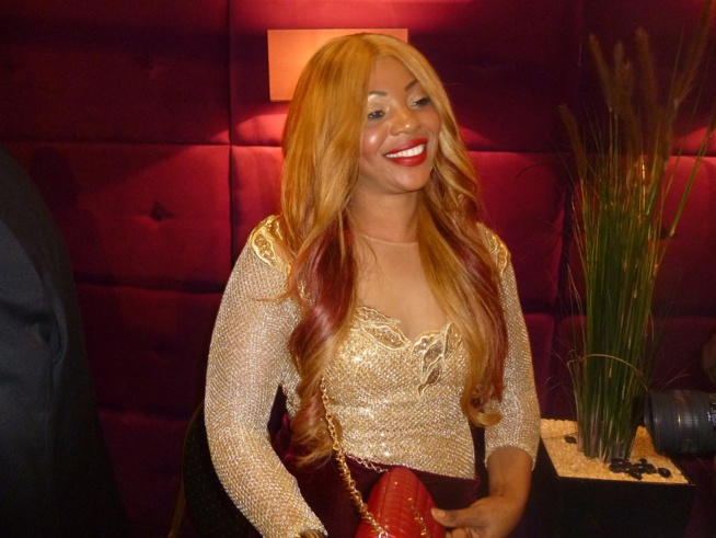 21 Images A guichet fermé: Pape Diouf démontre encore qu'il est le maître de la musique Sénégalaise actuellement en Europe 21 Images A guichet fermé: Pape Diouf démontre encore qu'il est le maître de la musique Sénégalaise actuellement en Europe