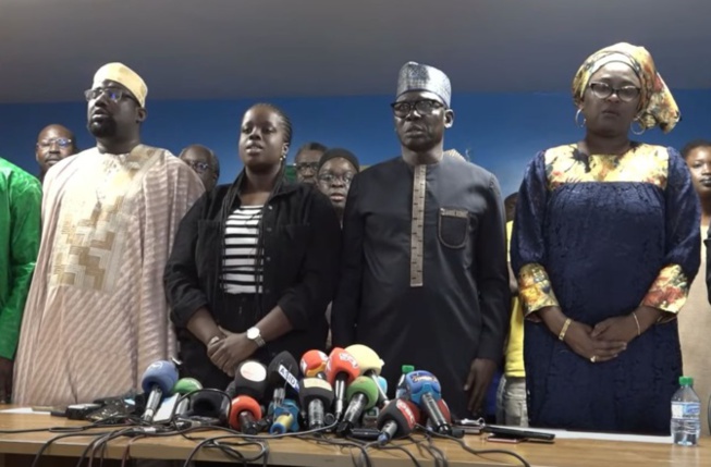 Coup d’Etat constitutionnel : Aar Suñu Élection appelle toutes les couches de la société, à manifester Coup d’Etat constitutionnel : Aar Suñu Élection appelle toutes les couches de la société, à manifester