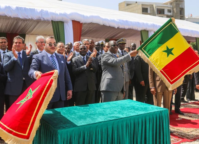 Photos+vidéo - Cérémonie de pose de la première pierre du quai de Soumbédioune présidée par Macky Sall et Mohamed VI Photos+vidéo - Cérémonie de pose de la première pierre du quai de Soumbédioune présidée par Macky Sall et Mohamed VI