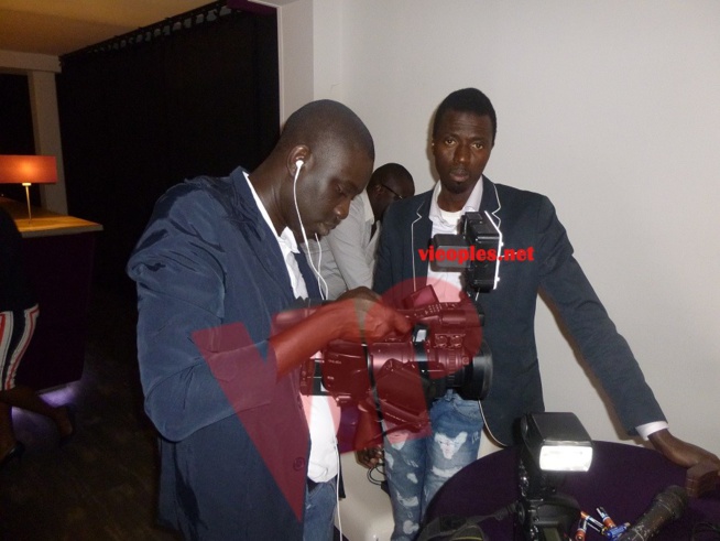 Le cameraman Ousmane Thiam et le photographe Pape Mbengue. Le cameraman Ousmane Thiam et le photographe Pape Mbengue.