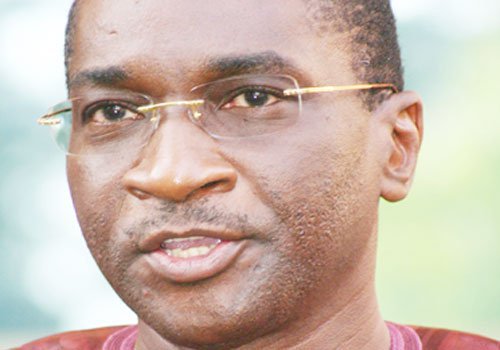 Racine Sy sur les promesses de Macky Sall pour le Tourisme: « On aimerait mieux sentir le miel sur la langue que dans les oreilles » Racine Sy sur les promesses de Macky Sall pour le Tourisme: « On aimerait mieux sentir le miel sur la langue que dans les oreilles »