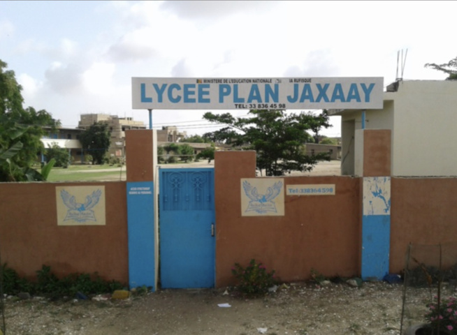 Système de drainage, Évacuation des eaux : Ouf de soulagement, le visage du lycée de Jaxaay a complètement changé Système de drainage, Évacuation des eaux : Ouf de soulagement, le visage du lycée de Jaxaay a complètement changé