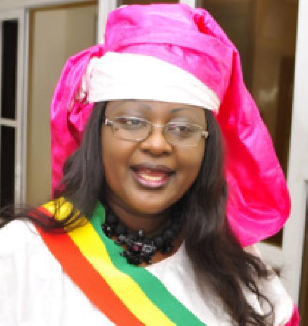 Awa Niang, 2ème questeur à l’Assemblée Nationale, invite la Crei à s’intéresser à Malick Gackou Awa Niang, 2ème questeur à l’Assemblée Nationale, invite la Crei à s’intéresser à Malick Gackou