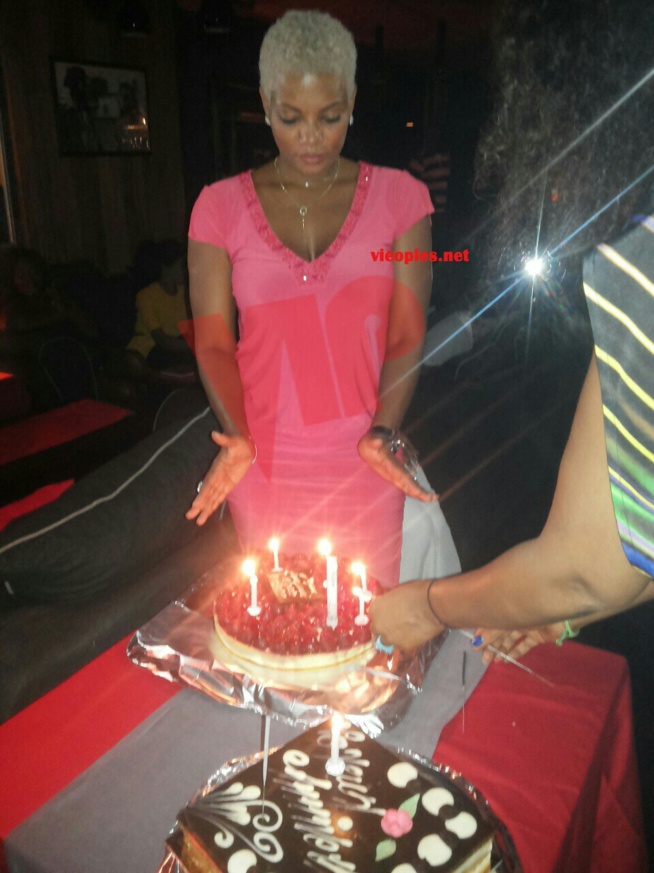 Quand l'épouse de notre ballon d'or Valerie Bishop Diouf souffle une bougie de plus.