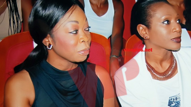 Les deux sœurs Ndour du show biz, Aby et madame Kouyaté Ngoné en toute complicité.