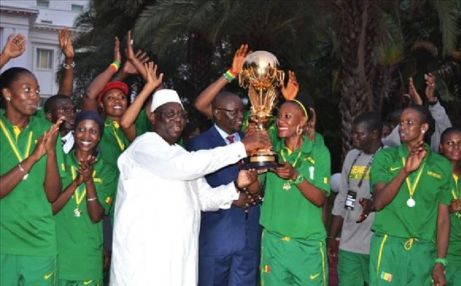 Basket-Logements offerts par Macky suite au sacre de 2015 : Près de 10 ans après, les Lionnes attendent toujours les clés Basket-Logements offerts par Macky suite au sacre de 2015 : Près de 10 ans après, les Lionnes attendent toujours les clés