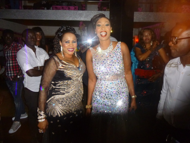 GRAND BEGUE D'ITALIE: Dans la chaleur du Babylonne de Milan Pape Diouf et la génération conscient explosent la salle. Regardez GRAND BEGUE D'ITALIE: Dans la chaleur du Babylonne de Milan Pape Diouf et la génération conscient explosent la salle. Regardez