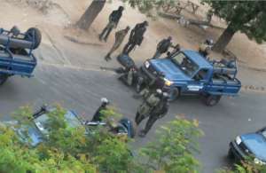 LGI de Mbao : Un gendarme arrêté pour vol de 11 téléphones portables LGI de Mbao : Un gendarme arrêté pour vol de 11 téléphones portables
