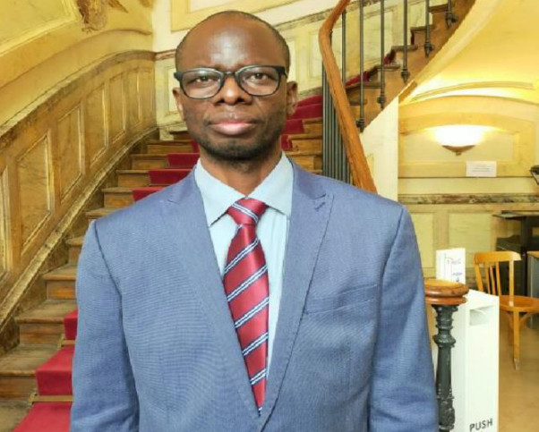 « Quatre bonnes raisons de respecter le calendrier électoral républicain... », Par Me Lamine TIRERA, Barreau de Paris « Quatre bonnes raisons de respecter le calendrier électoral républicain... », Par Me Lamine TIRERA, Barreau de Paris