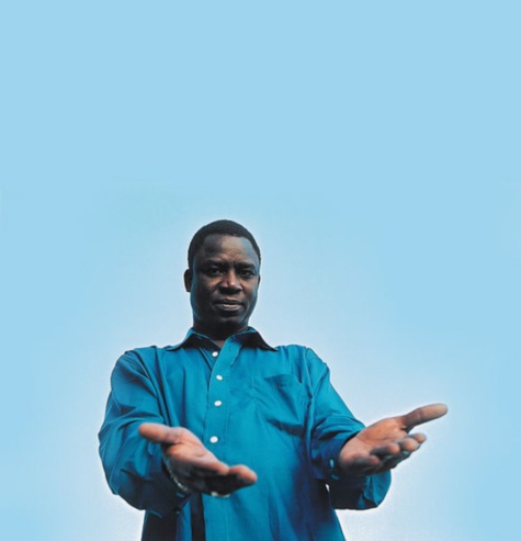 Thione Seck, star sénégalaise milliardaire en toc (Libération) Thione Seck, star sénégalaise milliardaire en toc (Libération)