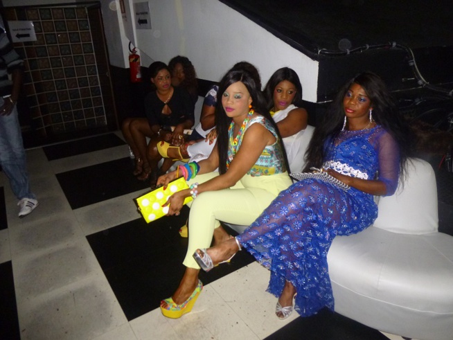 Pape Diouf "Le seigneur" de la musique Sénégalaise à Torino. Revivez les images de son bégué. Pape Diouf "Le seigneur" de la musique Sénégalaise à Torino. Revivez les images de son bégué.