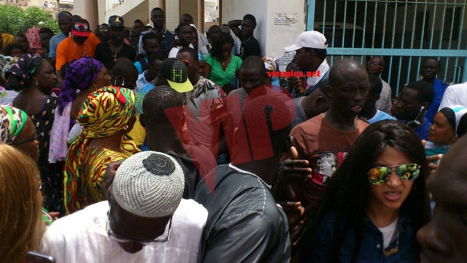 Thione Seck perdu par les faux billets, Wally Ballago vole à son secours au Tribunal ce matin. Thione Seck perdu par les faux billets, Wally Ballago vole à son secours au Tribunal ce matin.