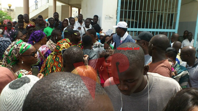 Thione Seck perdu par les faux billets, Wally Ballago vole à son secours au Tribunal ce matin. Thione Seck perdu par les faux billets, Wally Ballago vole à son secours au Tribunal ce matin.