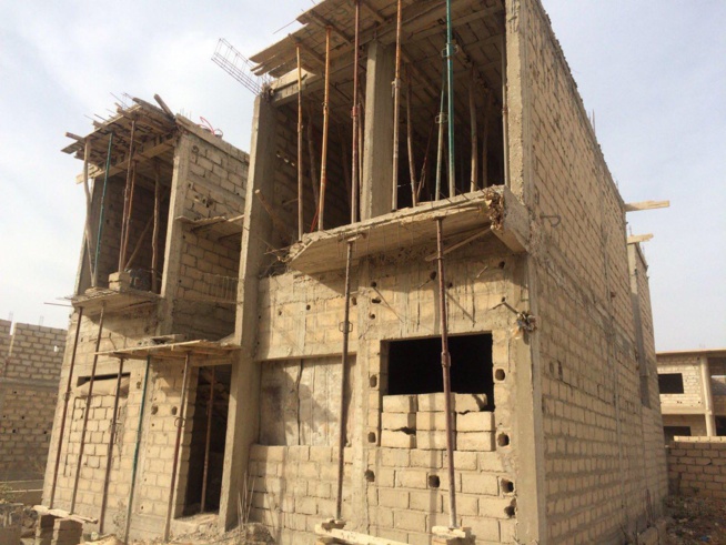 Urgent : Des bâtiments construits « illégalement » à 200 m de l’aéroport LSS en train d’être rasés , Abdoulaye Diouf Sarr en collaboration avec Pape Mael Diop et le gouverneur de Dakar, Mohamed Fall Urgent : Des bâtiments construits « illégalement » à 200 m de l’aéroport LSS en train d’être rasés , Abdoulaye Diouf Sarr en collaboration avec Pape Mael Diop et le gouverneur de Dakar, Mohamed Fall